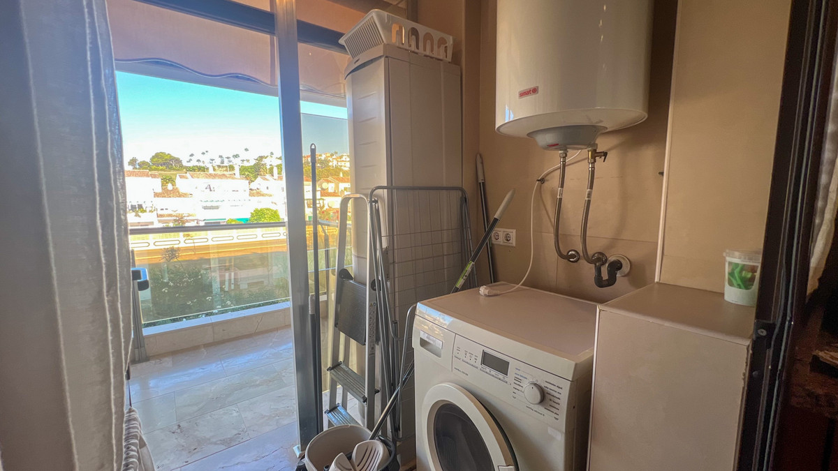 2 Bed Apartment for sale in La Duquesa Costa Del Sol, Málaga, Spain