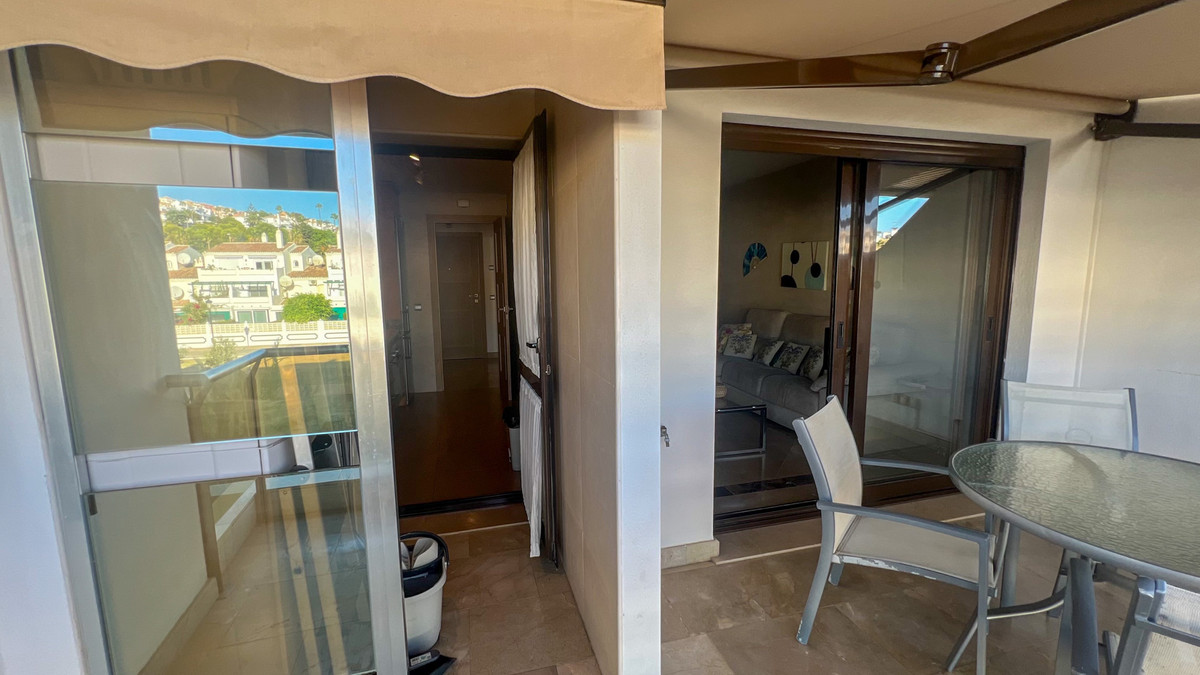 2 Bed Apartment for sale in La Duquesa Costa Del Sol, Málaga, Spain