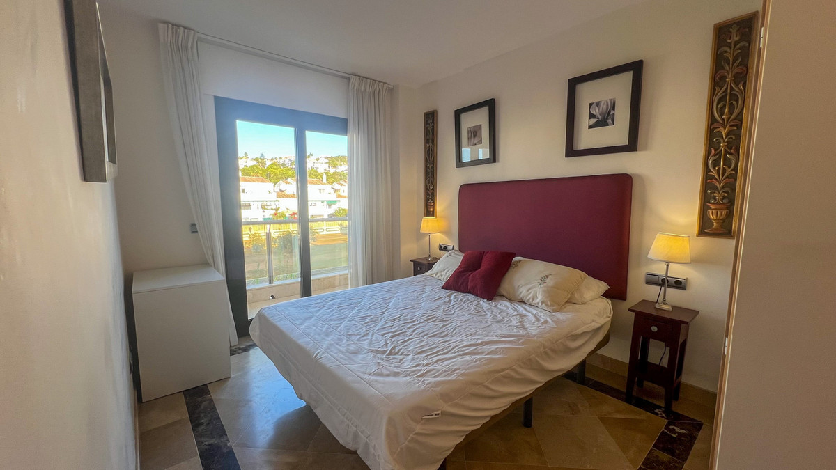 2 Bed Apartment for sale in La Duquesa Costa Del Sol, Málaga, Spain