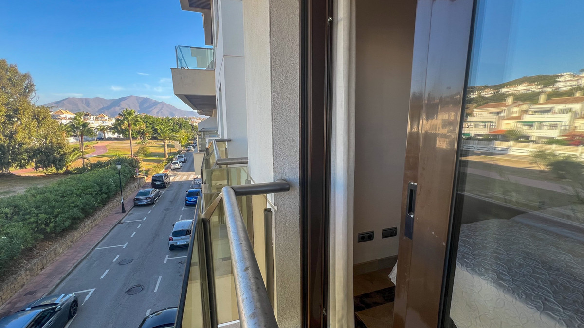 2 Bed Apartment for sale in La Duquesa Costa Del Sol, Málaga, Spain