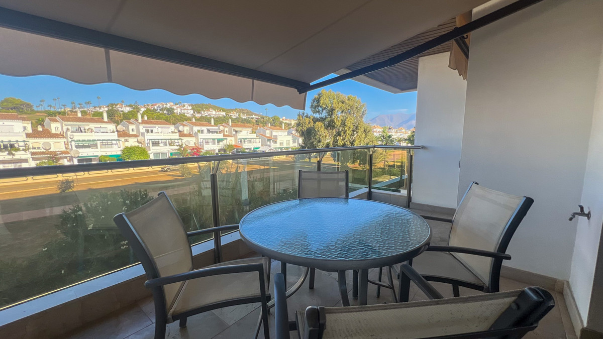 2 Bed Apartment for sale in La Duquesa Costa Del Sol, Málaga, Spain