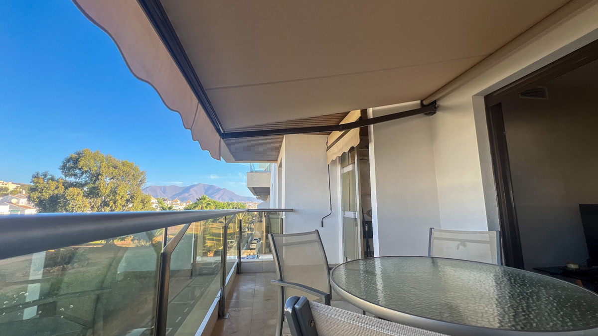 2 Bed Apartment for sale in La Duquesa Costa Del Sol, Málaga, Spain
