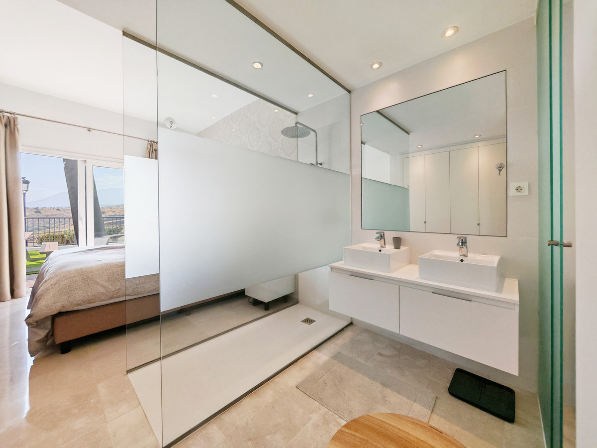 Se vende Apartamento Planta Baja de 3 dormitorios en Costa Del Sol, Málaga, España