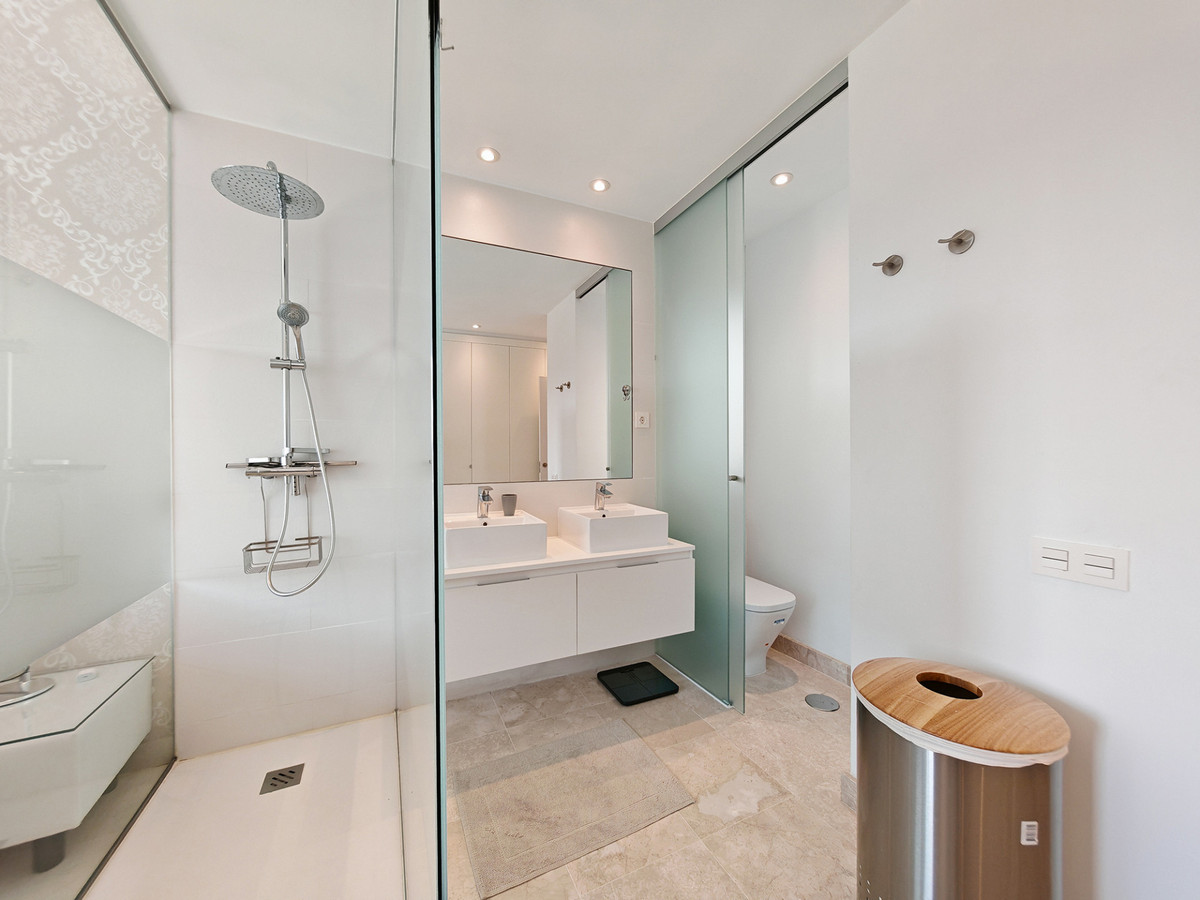 Se vende Apartamento Planta Baja de 3 dormitorios en Costa Del Sol, Málaga, España