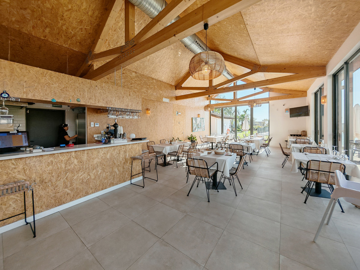 Se vende Apartamento Planta Baja de 3 dormitorios en Costa Del Sol, Málaga, España