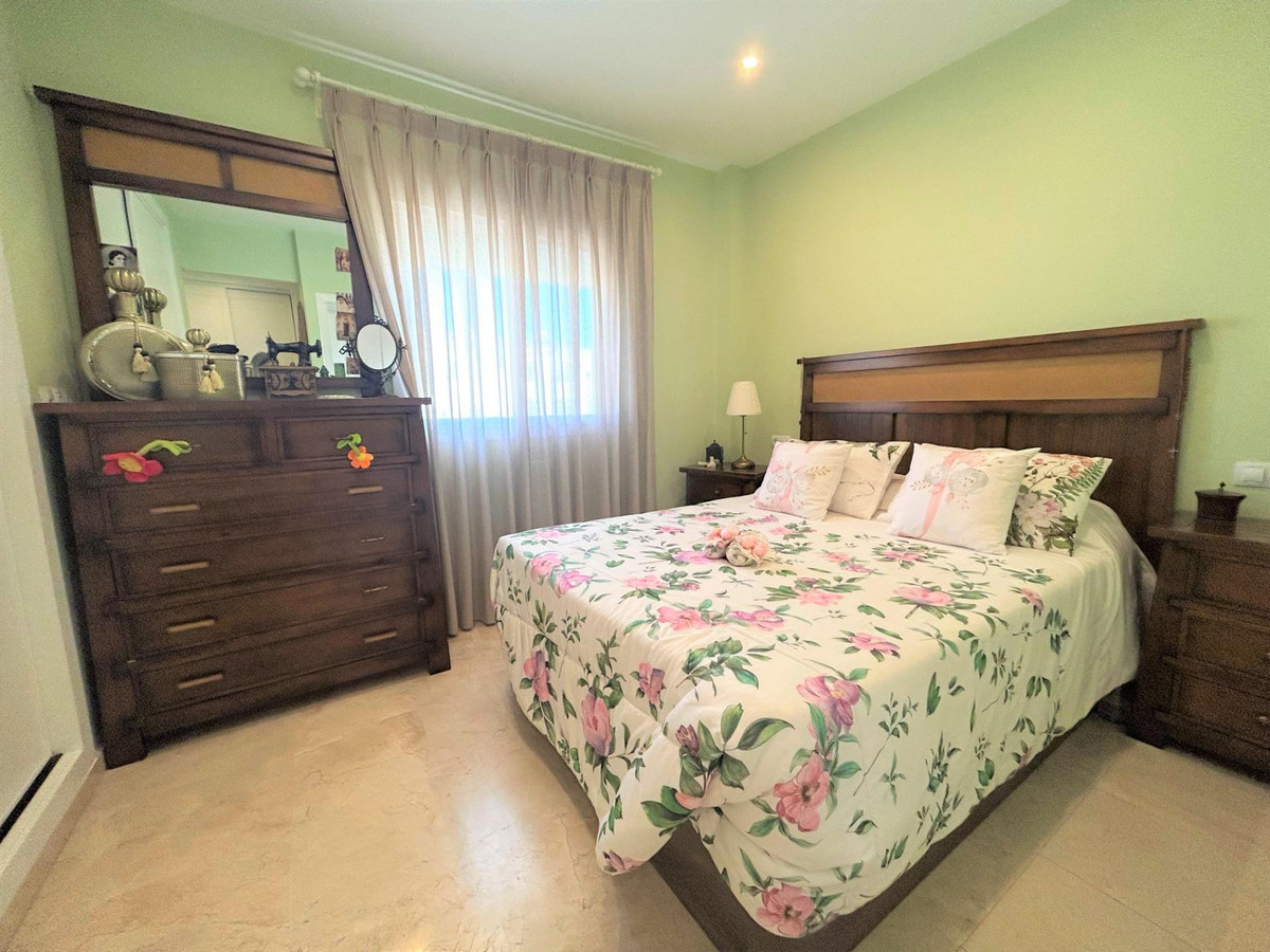 3 Bed Apartment for sale in Estepona Costa Del Sol, Málaga, Spain