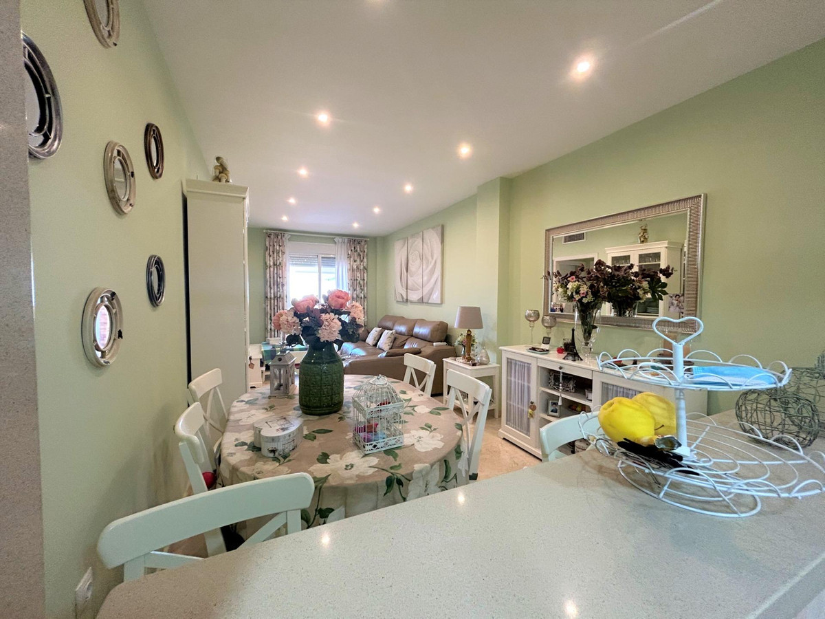 3 Bed Apartment for sale in Estepona Costa Del Sol, Málaga, Spain