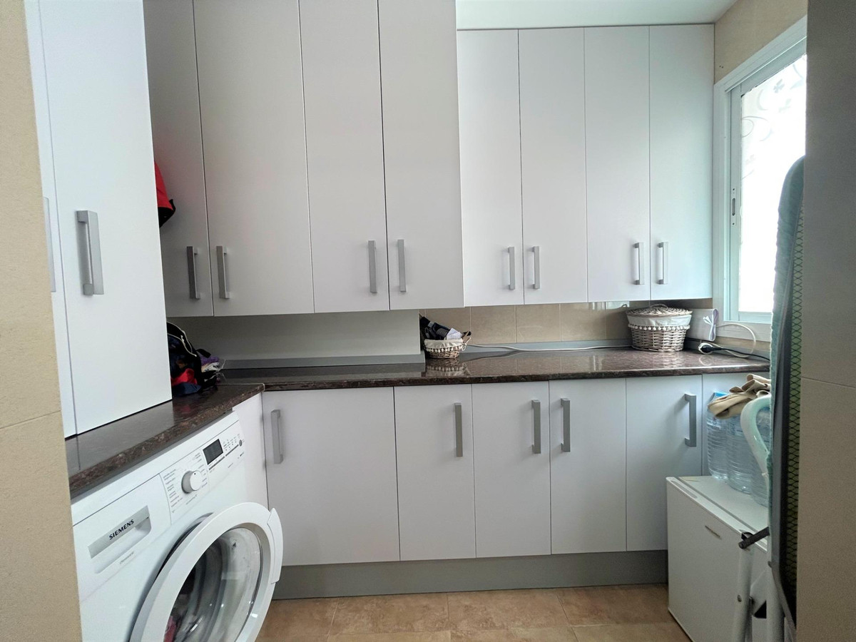 3 Bed Apartment for sale in Estepona Costa Del Sol, Málaga, Spain