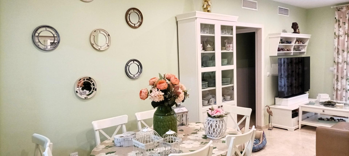 3 Bed Apartment for sale in Estepona Costa Del Sol, Málaga, Spain