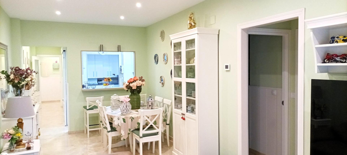 3 Bed Apartment for sale in Estepona Costa Del Sol, Málaga, Spain