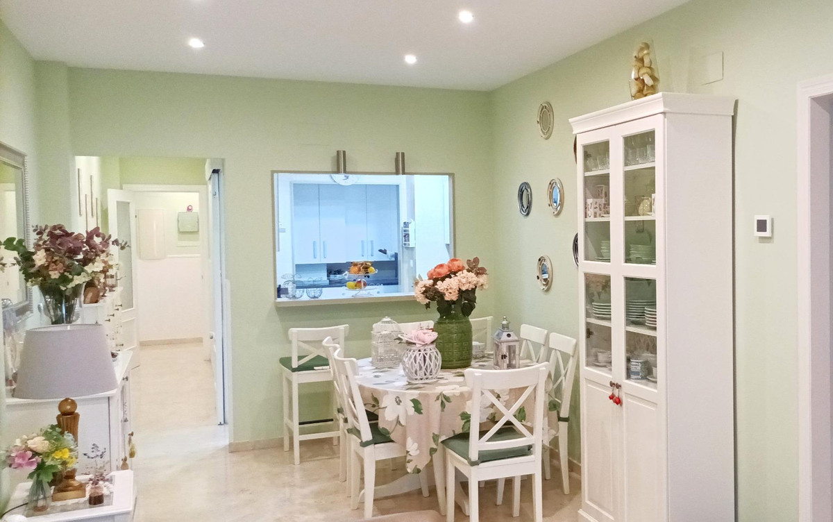 3 Bed Apartment for sale in Estepona Costa Del Sol, Málaga, Spain