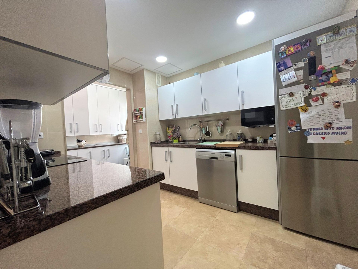 3 Bed Apartment for sale in Estepona Costa Del Sol, Málaga, Spain