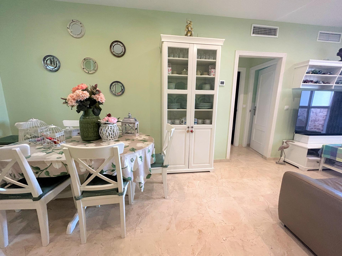 3 Bed Apartment for sale in Estepona Costa Del Sol, Málaga, Spain