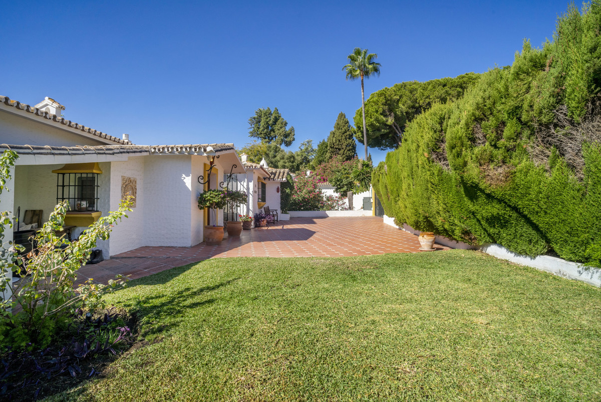 4 Bed Townhouse for sale in Guadalmina Alta Costa Del Sol, Málaga, Spain