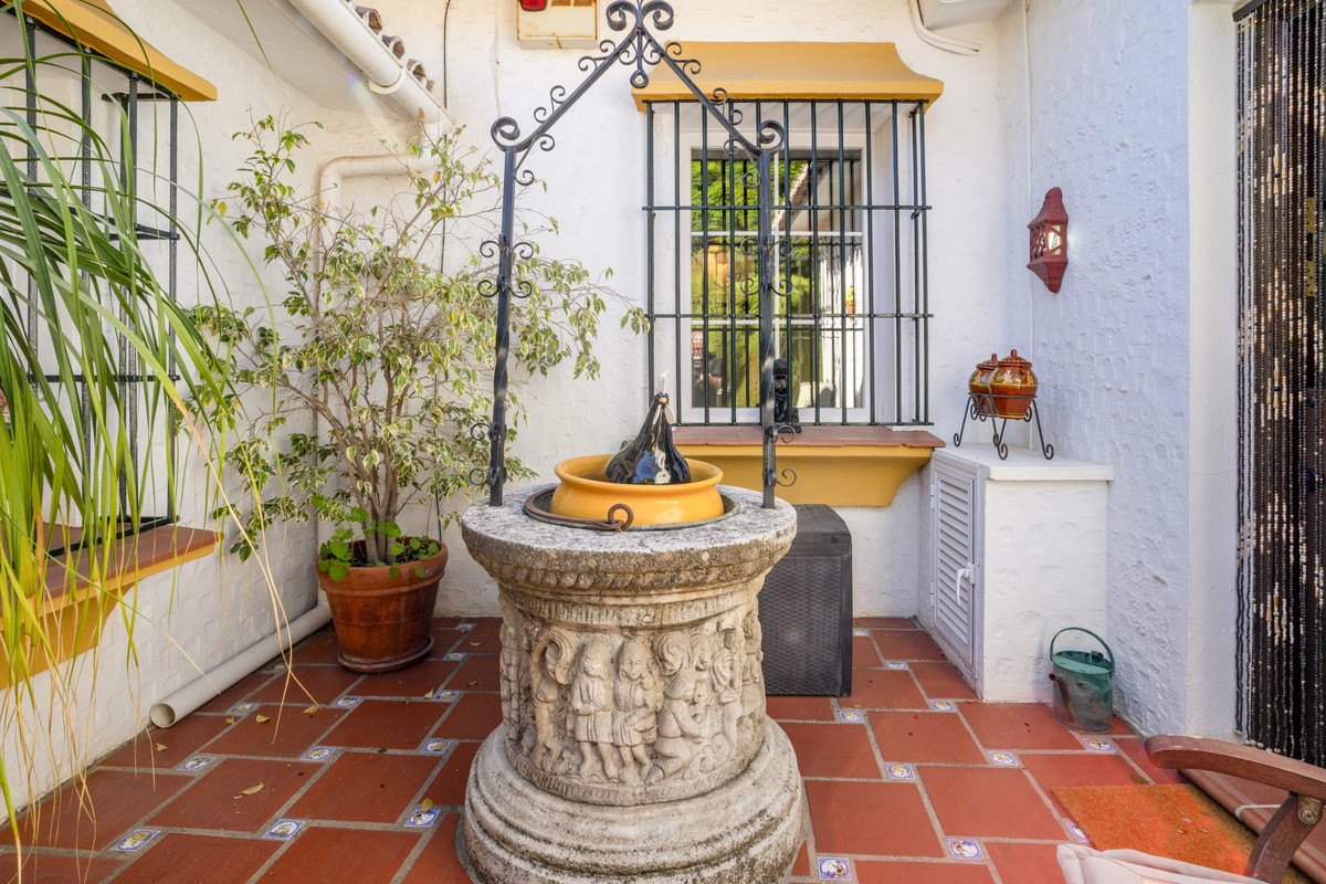 4 Bed Townhouse for sale in Guadalmina Alta Costa Del Sol, Málaga, Spain