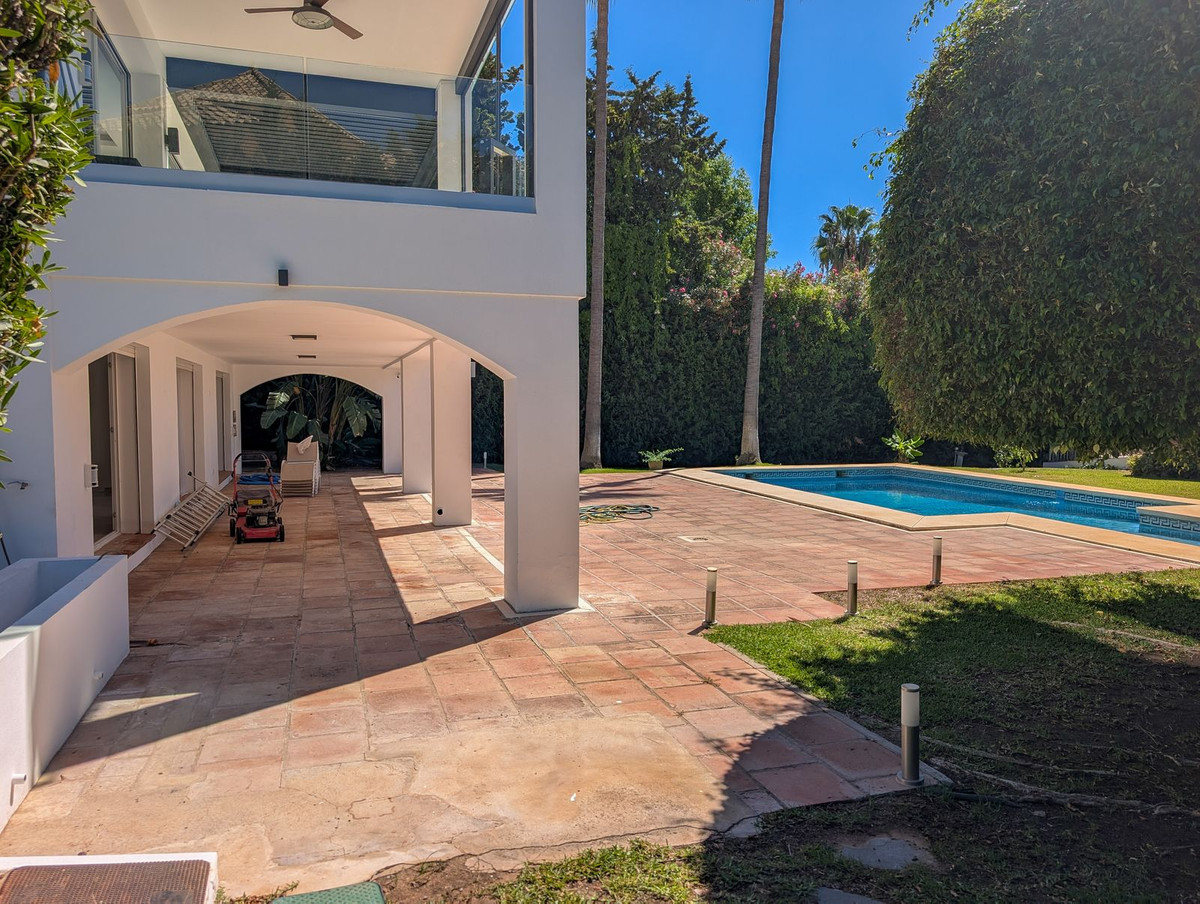Se vende Villa - Chalet de 5 dormitorios en Costa Del Sol, Málaga, España