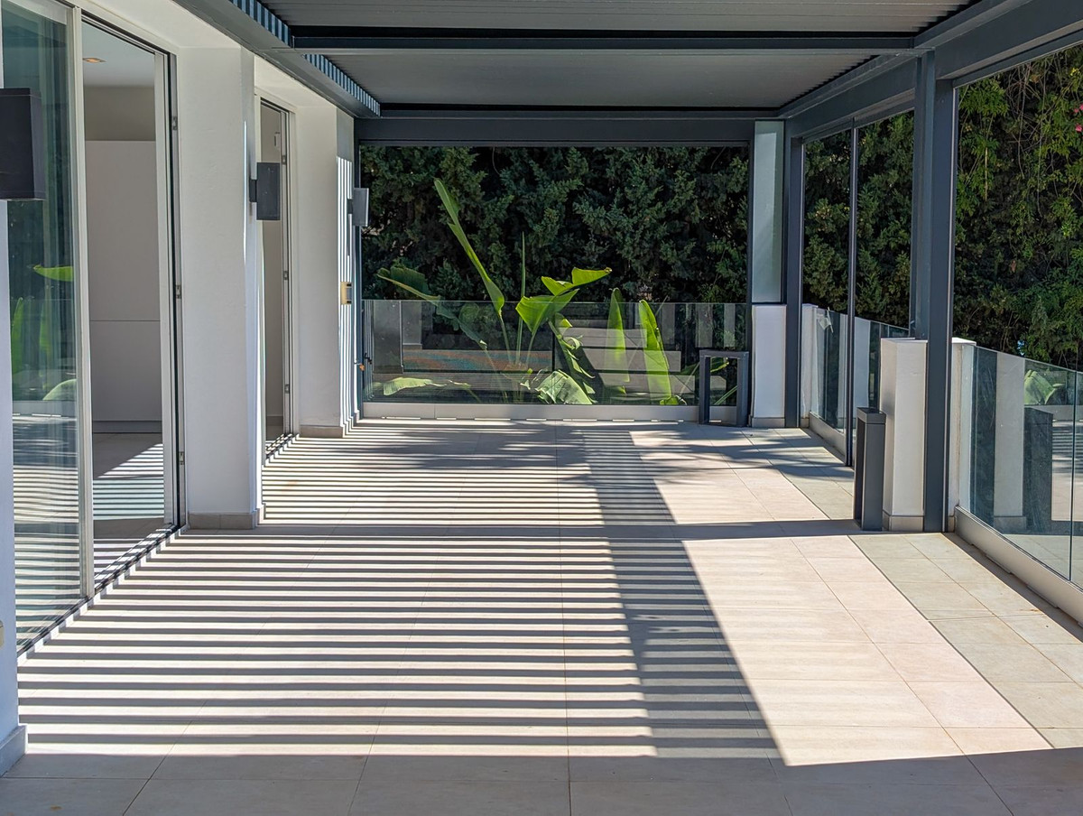 Se vende Villa - Chalet de 5 dormitorios en Costa Del Sol, Málaga, España