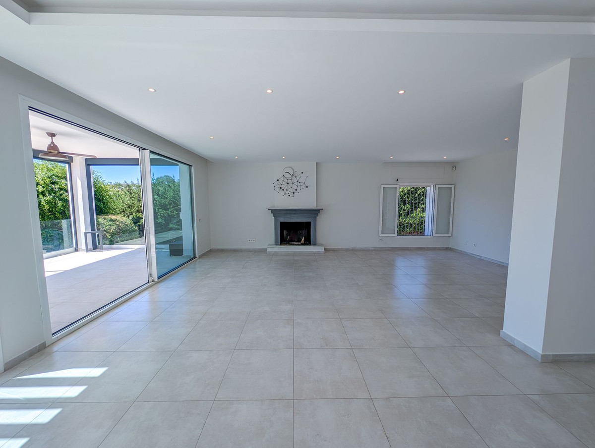 Se vende Villa - Chalet de 5 dormitorios en Costa Del Sol, Málaga, España