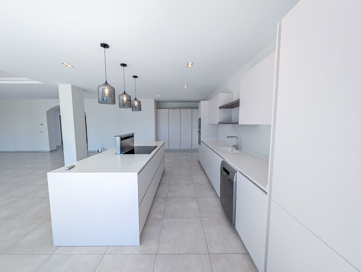 Se vende Villa - Chalet de 5 dormitorios en Costa Del Sol, Málaga, España