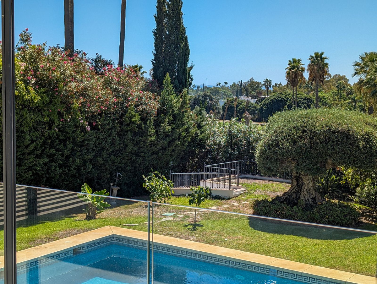 Se vende Villa - Chalet de 5 dormitorios en Costa Del Sol, Málaga, España