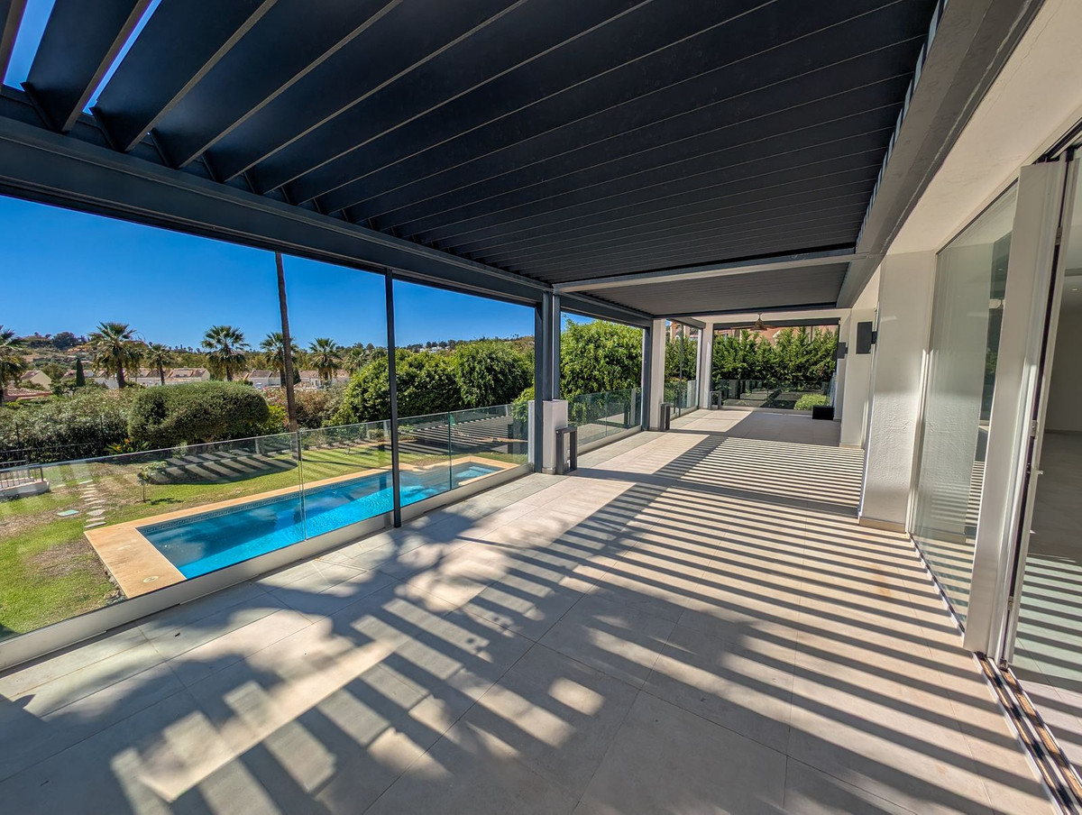 Se vende Villa - Chalet de 5 dormitorios en Costa Del Sol, Málaga, España