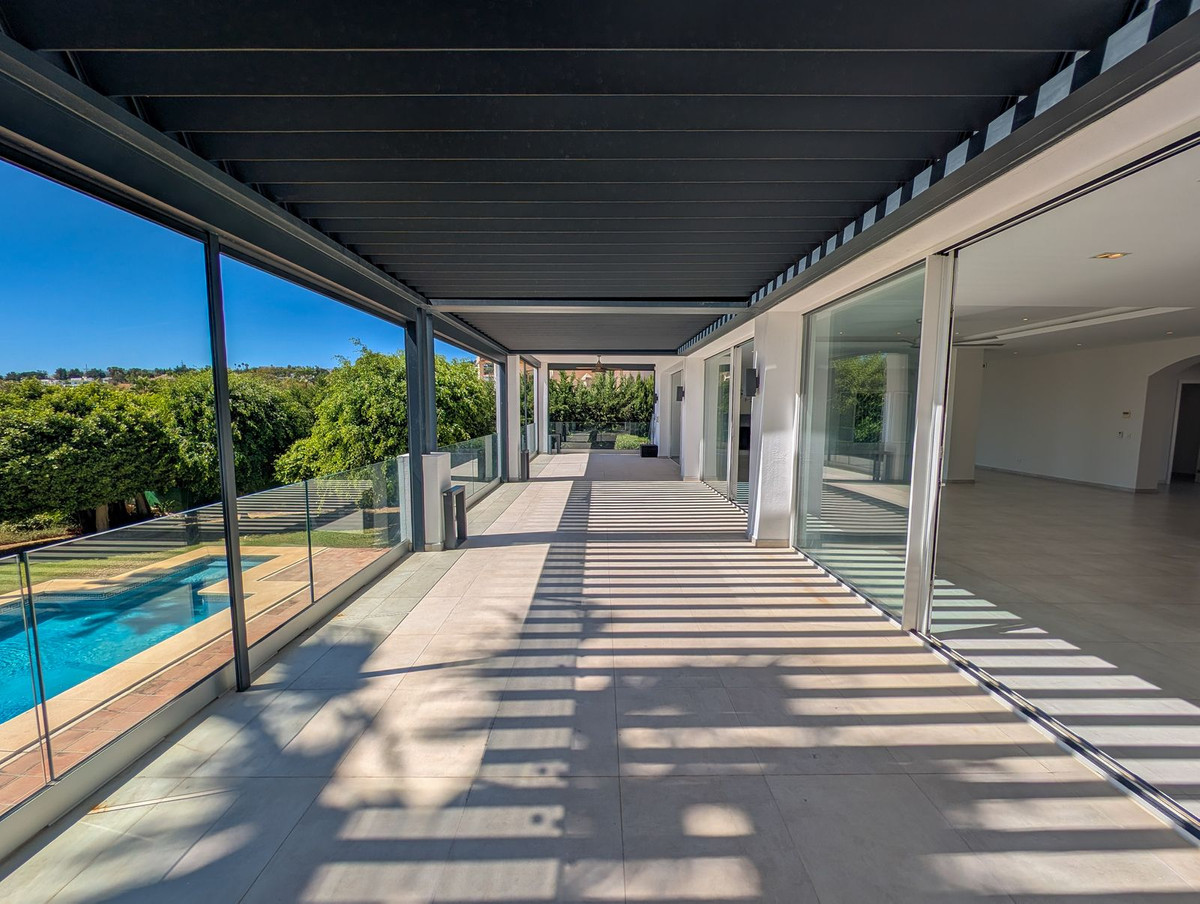 Se vende Villa - Chalet de 5 dormitorios en Costa Del Sol, Málaga, España
