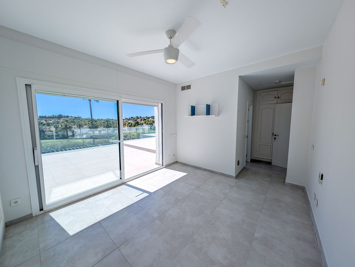 Se vende Villa - Chalet de 5 dormitorios en Costa Del Sol, Málaga, España