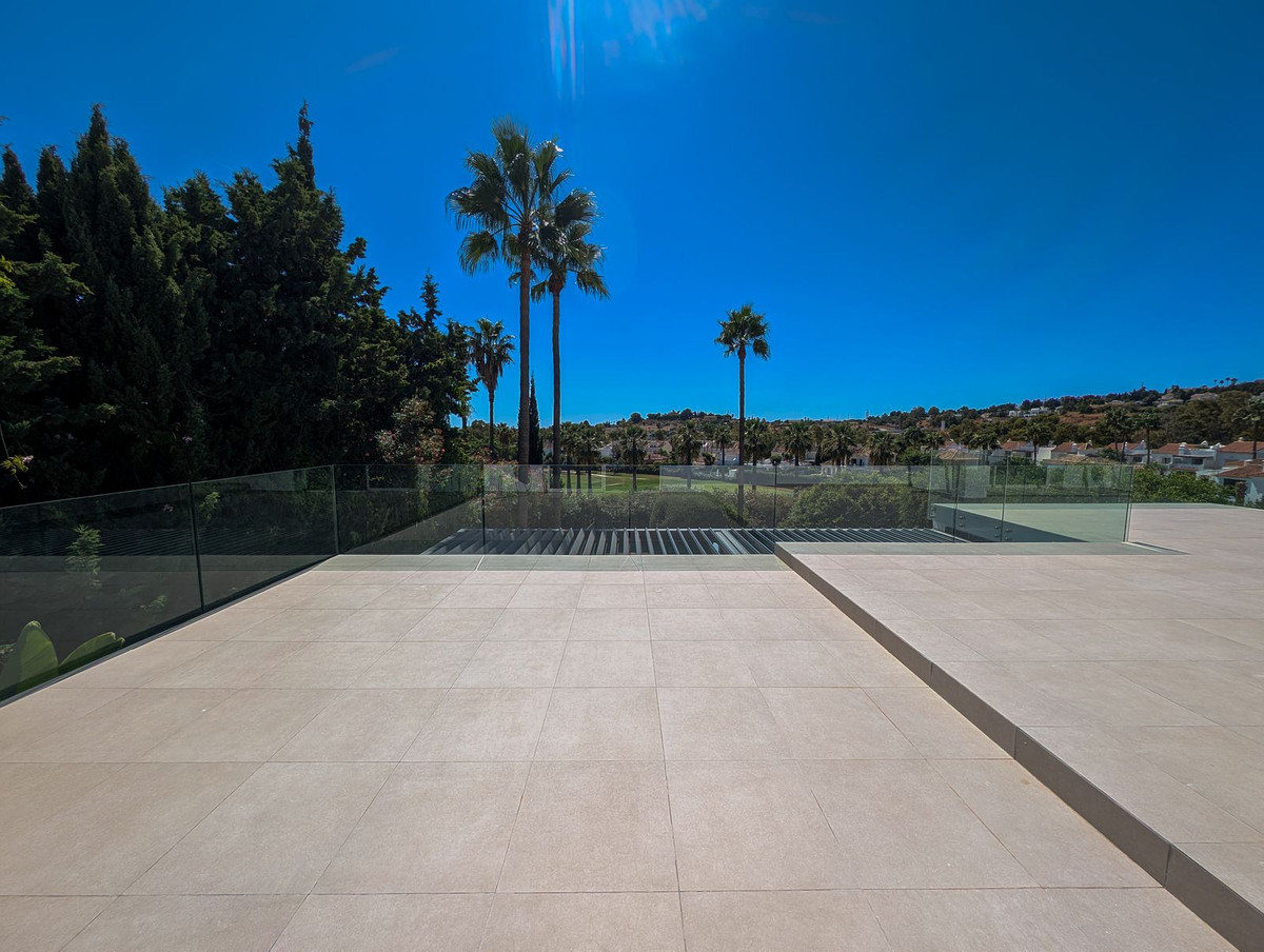 Se vende Villa - Chalet de 5 dormitorios en Costa Del Sol, Málaga, España