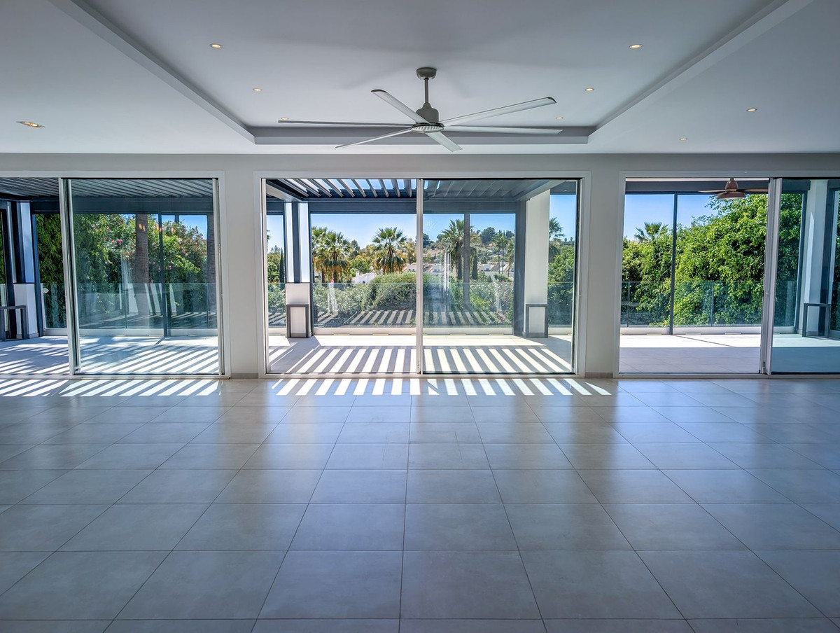 Se vende Villa - Chalet de 5 dormitorios en Costa Del Sol, Málaga, España