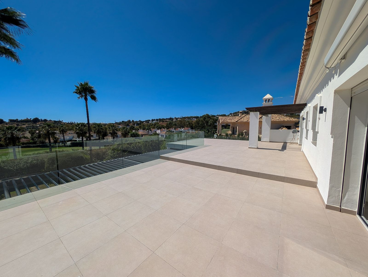 Se vende Villa - Chalet de 5 dormitorios en Costa Del Sol, Málaga, España