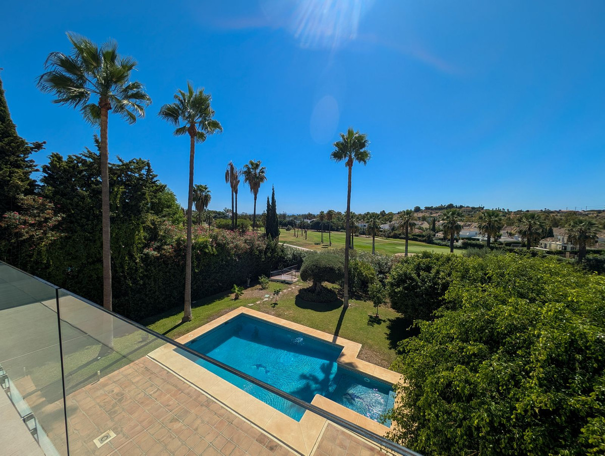 Se vende Villa - Chalet de 5 dormitorios en Costa Del Sol, Málaga, España