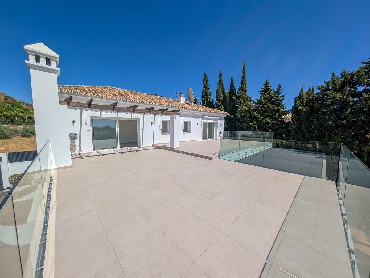 Se vende Villa - Chalet de 5 dormitorios en Costa Del Sol, Málaga, España
