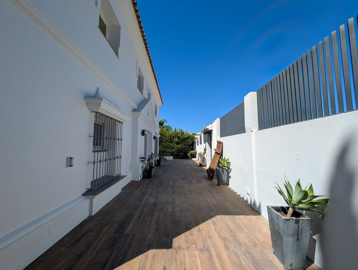 Se vende Villa - Chalet de 5 dormitorios en Costa Del Sol, Málaga, España