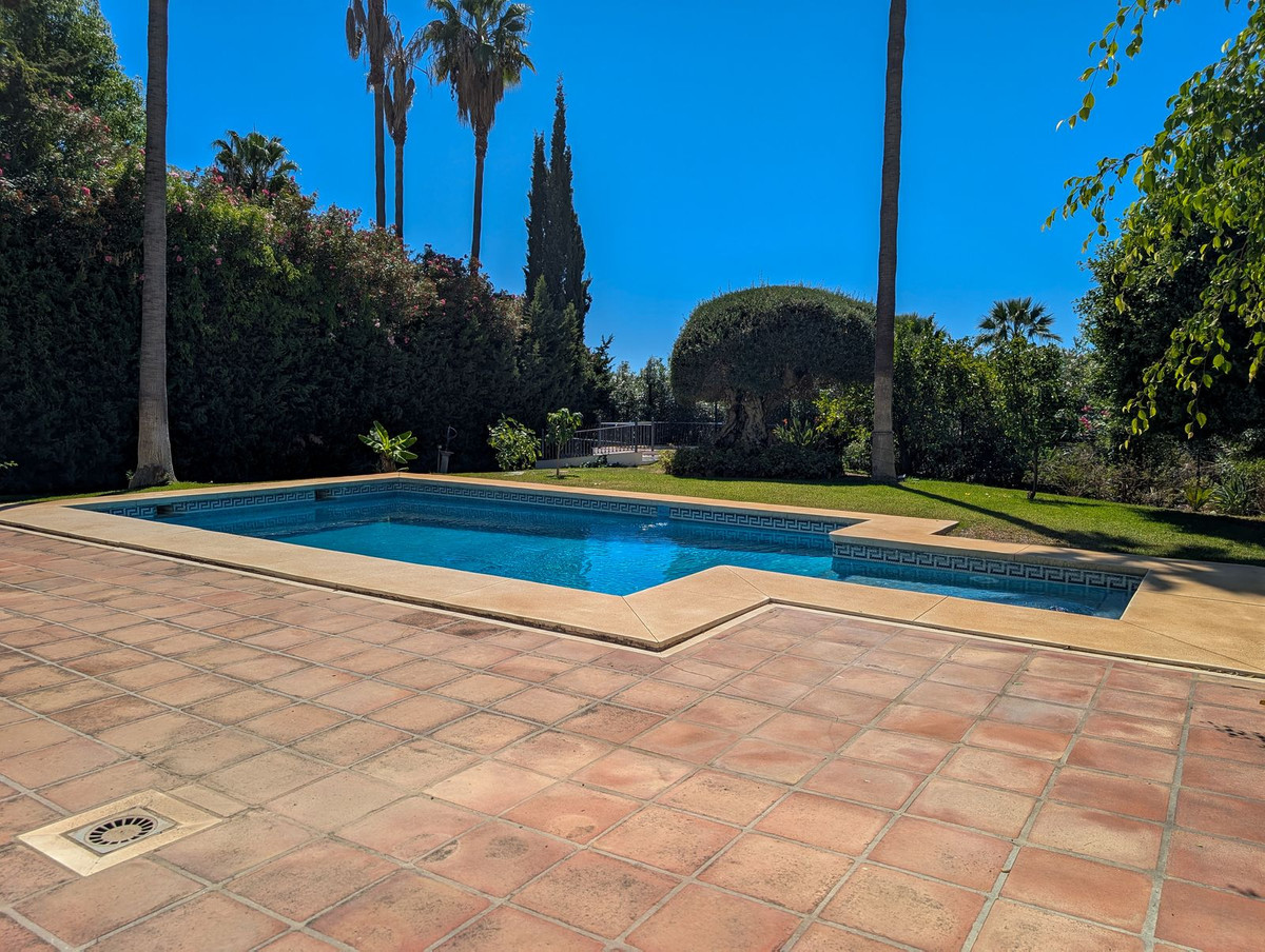 Se vende Villa - Chalet de 5 dormitorios en Costa Del Sol, Málaga, España