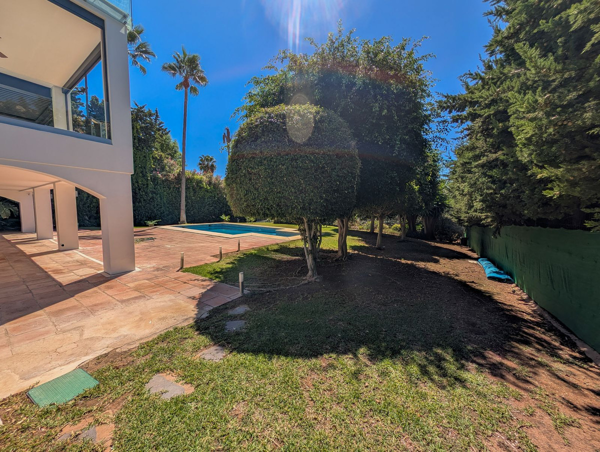Se vende Villa - Chalet de 5 dormitorios en Costa Del Sol, Málaga, España