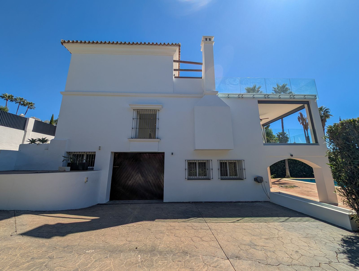 Se vende Villa - Chalet de 5 dormitorios en Costa Del Sol, Málaga, España