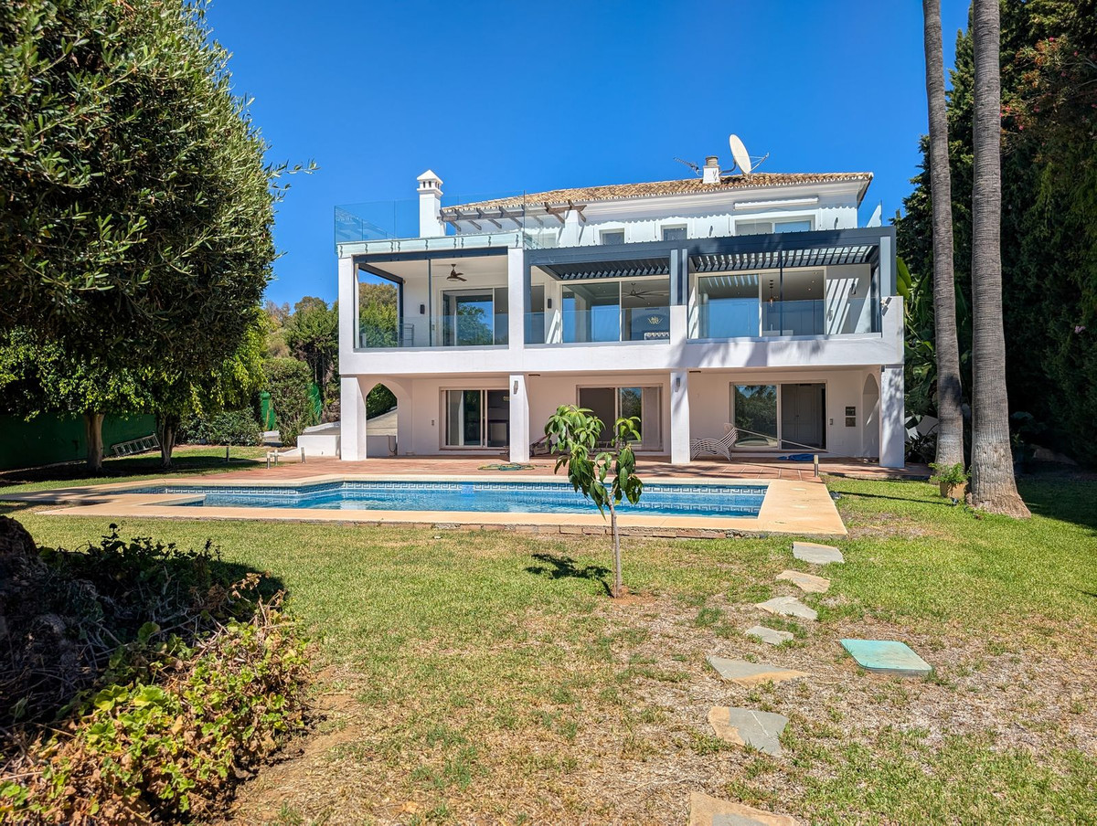 Se vende Villa - Chalet de 5 dormitorios en Costa Del Sol, Málaga, España