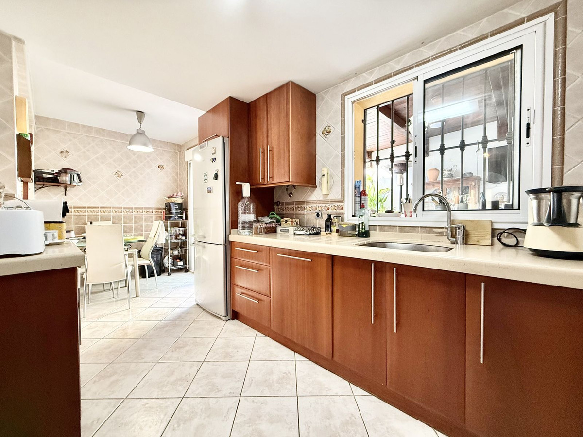 4 Bed Townhouse for sale in Estepona Costa Del Sol, Málaga, Spain