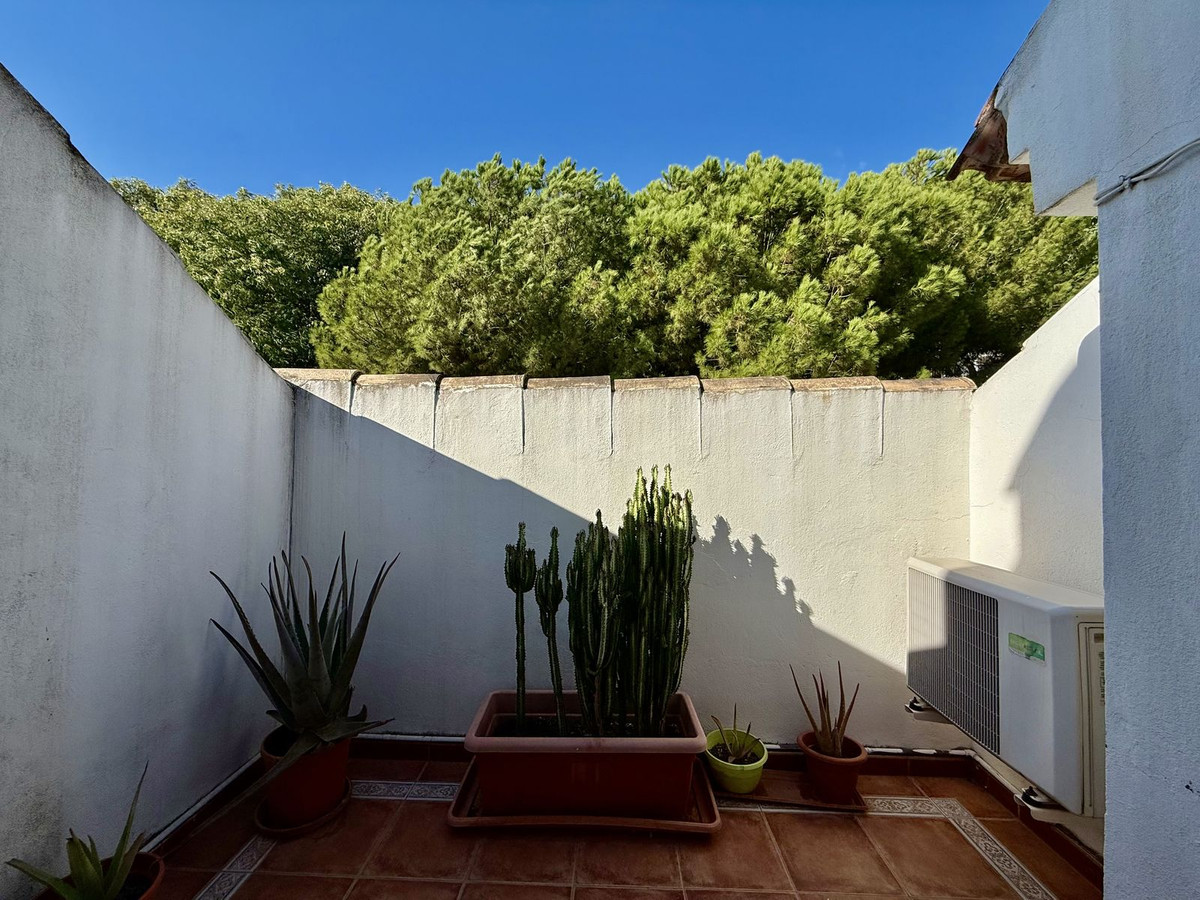 4 Bed Townhouse for sale in Estepona Costa Del Sol, Málaga, Spain