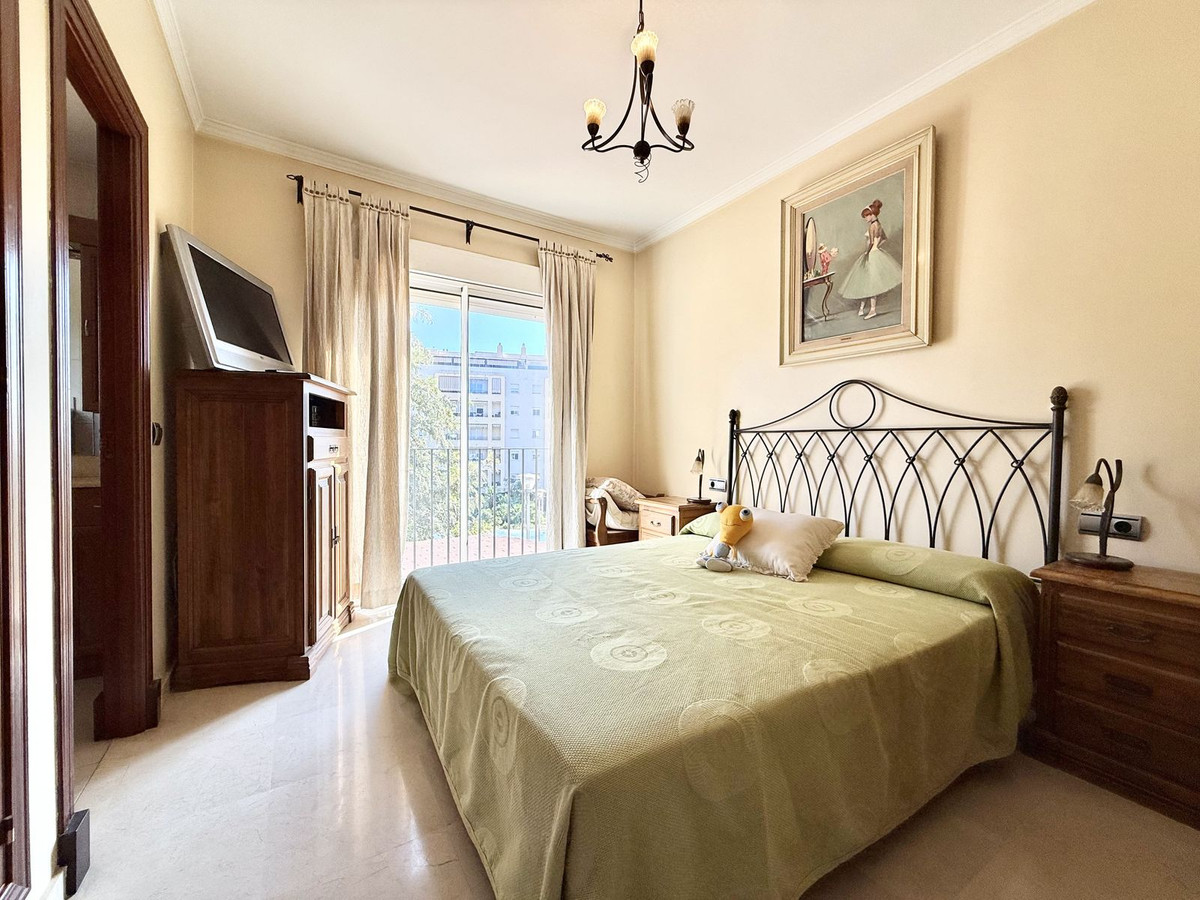 4 Bed Townhouse for sale in Estepona Costa Del Sol, Málaga, Spain