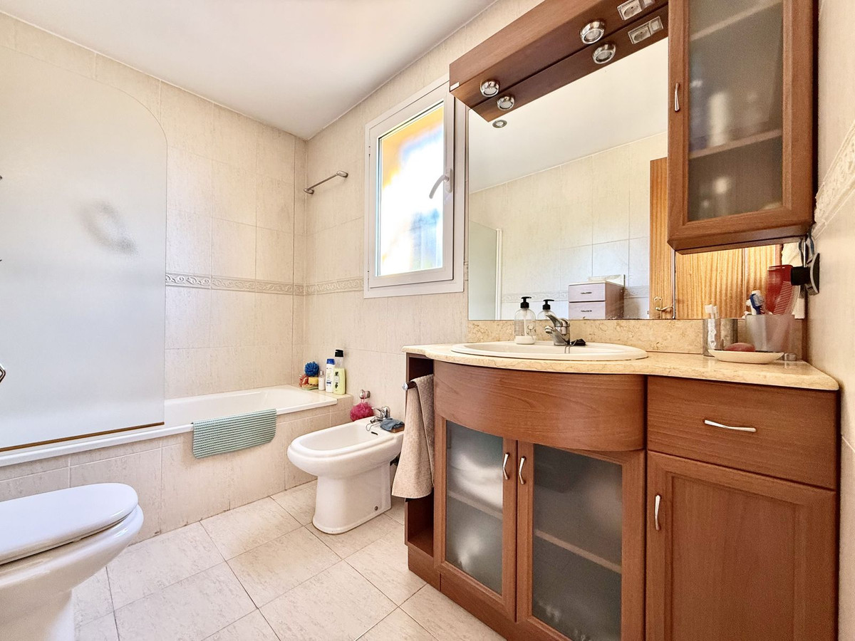 4 Bed Townhouse for sale in Estepona Costa Del Sol, Málaga, Spain