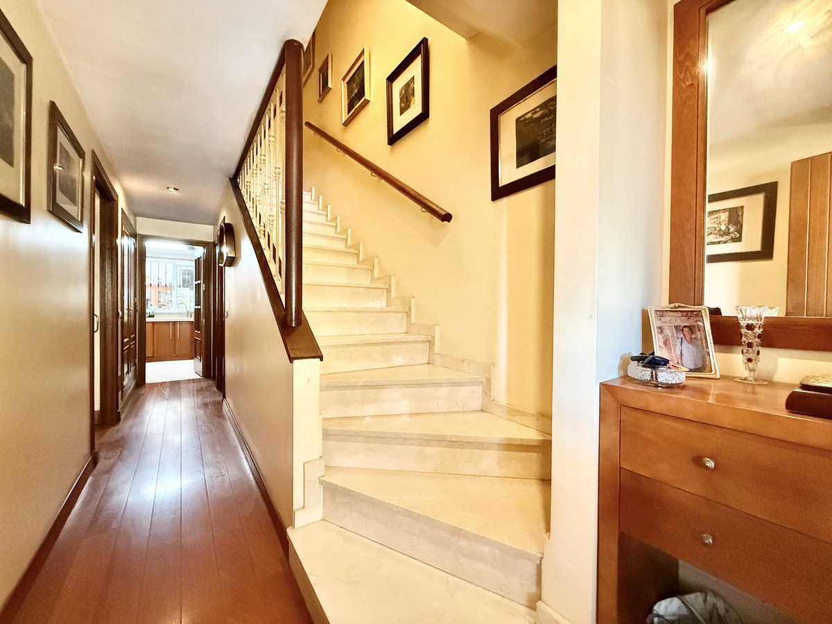 4 Bed Townhouse for sale in Estepona Costa Del Sol, Málaga, Spain
