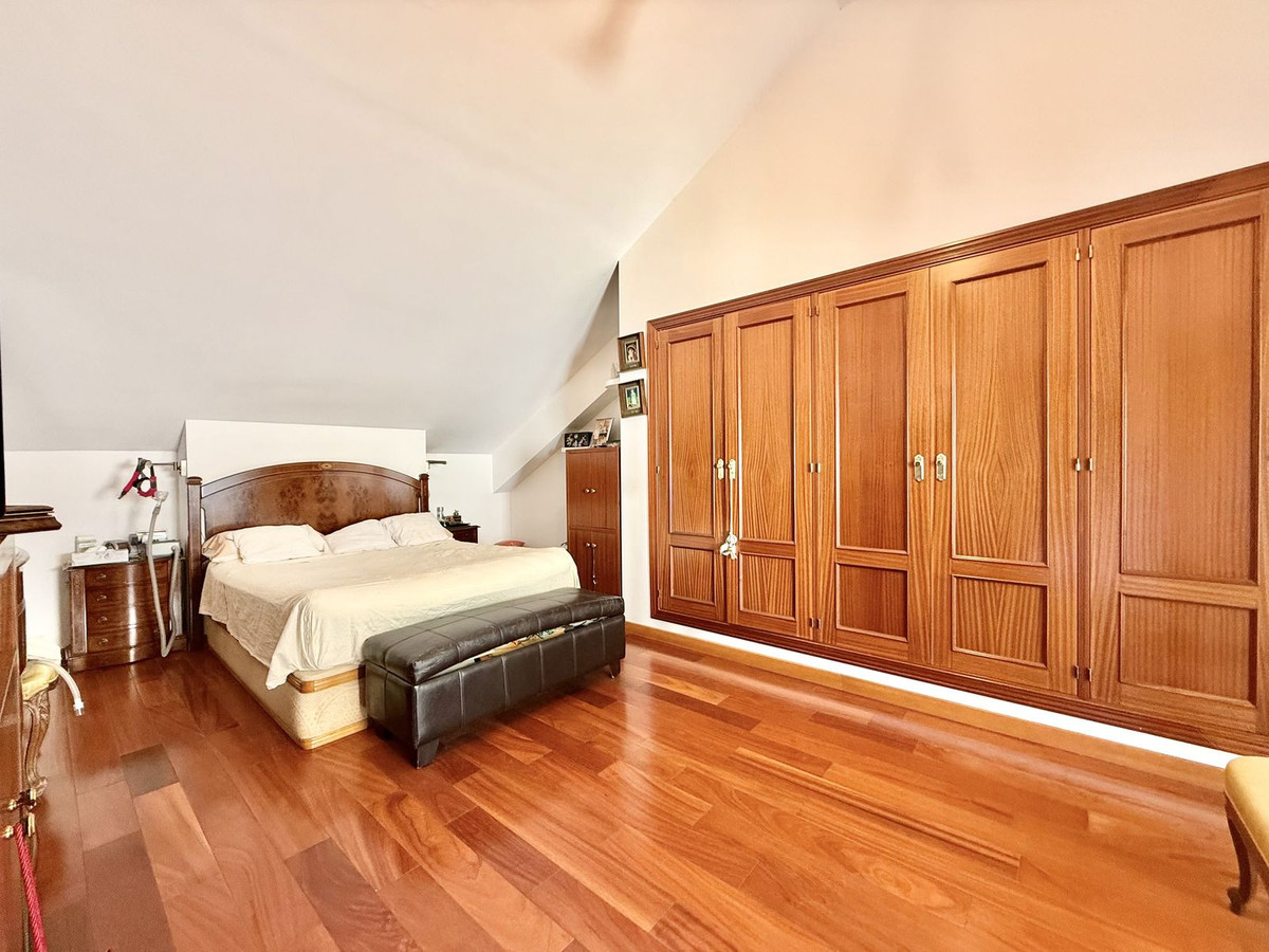 4 Bed Townhouse for sale in Estepona Costa Del Sol, Málaga, Spain
