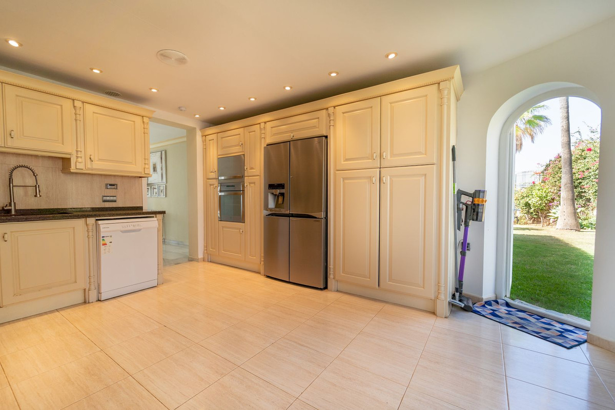 5 Bed Townhouse for sale in Mijas Costa Costa Del Sol, Málaga, Spain