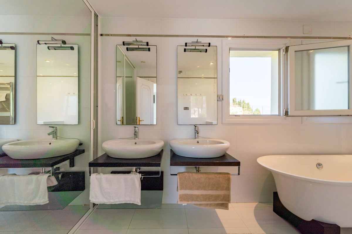 5 Bed Townhouse for sale in Mijas Costa Costa Del Sol, Málaga, Spain
