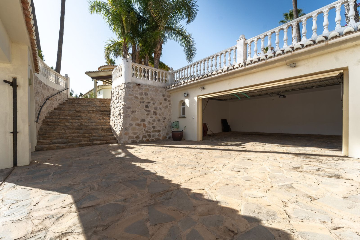 5 Bed Townhouse for sale in Mijas Costa Costa Del Sol, Málaga, Spain