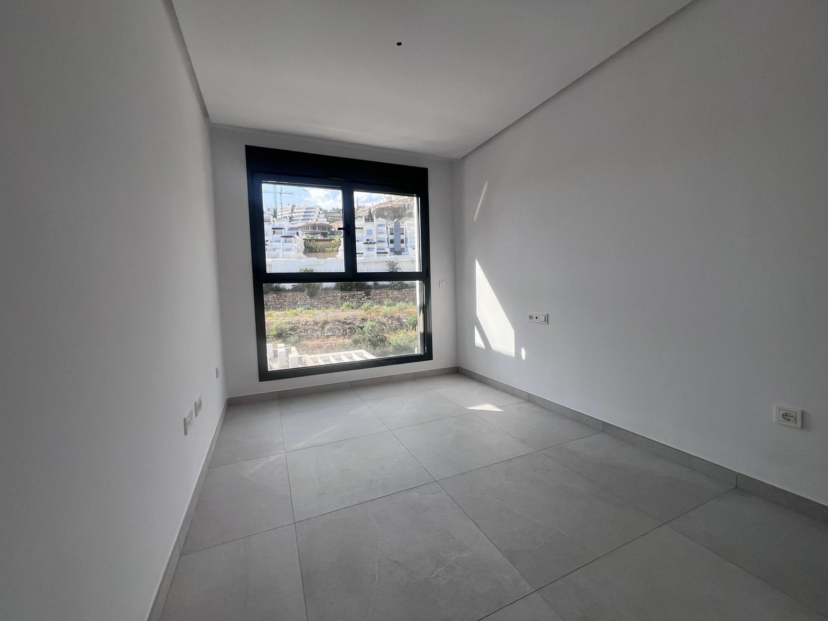 3 Bed Apartment for sale in La Quinta Costa Del Sol, Málaga, Spain