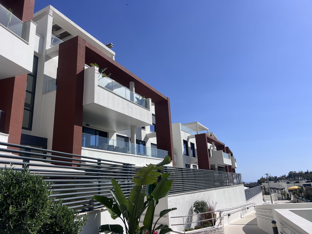 3 Bed Apartment for sale in La Quinta Costa Del Sol, Málaga, Spain