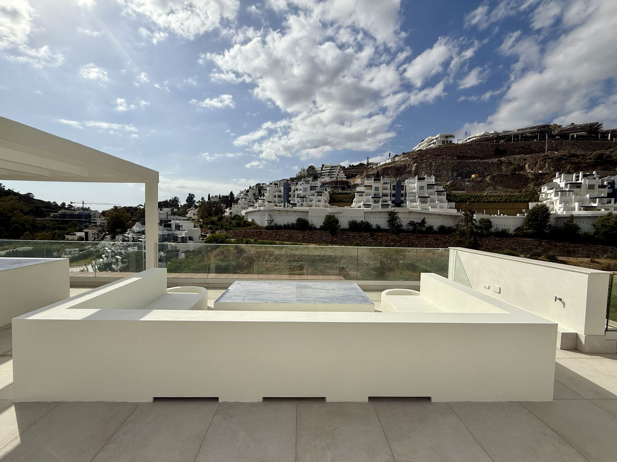 3 Bed Apartment for sale in La Quinta Costa Del Sol, Málaga, Spain