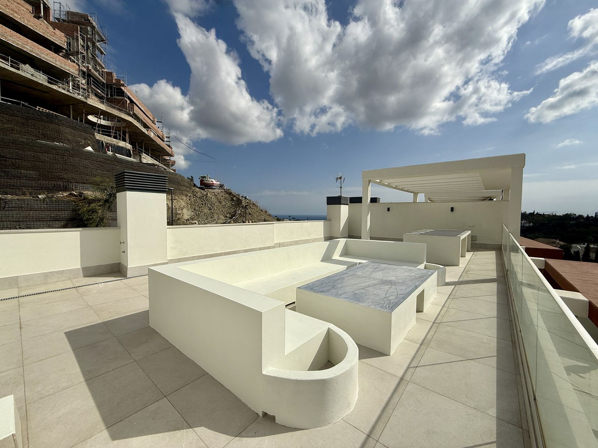 3 Bed Apartment for sale in La Quinta Costa Del Sol, Málaga, Spain